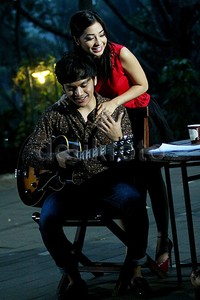 Kemesraan mereka di video klip tersebut pun membuat para penggemar penasaran. Pool/Akew/detikFoto.