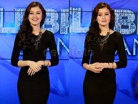 Saat tersenyum ataupun tidak, dara kelahiran 6 Agustus 1993 itu tetap terlihat menawan.