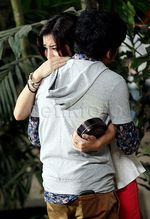 Nangis, Nikita Willy Peluk-peluk Calvin Jeremy