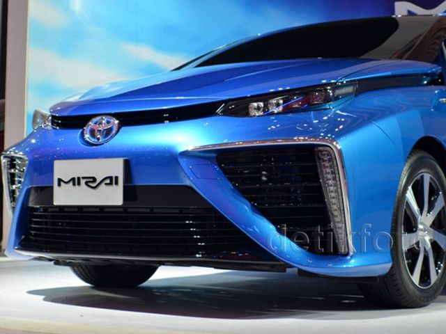 Toyota Mirai Hebohkan GIIAS 2015