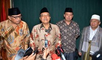 Ketua Umum  PBNU, Said Aqil Siradj, (kedua kiri), Rais Aam Ma'ruf Amin (kanan), Wakil Ketua Umum, Slamet Efendi Yusuf (kiri) dan Wakil Ketua, Nusron Wahid yang merupakan susunan pengurus PBNUJ 2015-2020. Pool/Lamhot Aritonang/detikFoto.