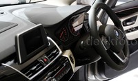 Bersama Steptronic Transmition enam percepatan, kendaraan ini dapat melesat 0-100 km/jam dalam 9,5 detik dan bisa mencapai torsi 203 km/jam. Selain itu mobil ini dikatakan sangat efisien mencapai 19,2 km/litar dalam pengujian Uni Eropa, dan memiliki CO2 mencapai 122 gram/km.