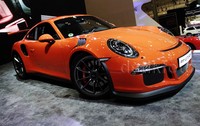 Mobil ini dilengkapi dengan teknologi motorsport yang maksimal sehingga tetap nyaman digunakan harian meski memiliki spek setara mobil balap. Dalam pengujian di sirkuit Nurnburging, 911 GT3 mampu mengalahkan Carrera GT.