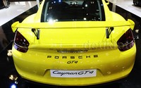 Ini adalah pertama kalinya Porsche memperkenalkan sebuah mobil sport GT dengan menggunakan basic Cayman yang memiliki komponen 911 GT3. Mesin, sasis, rem dan desain aerodinamis dari Cayman GT4 dikonfigurasi untuk dinamika berkendara yang maksimal.
