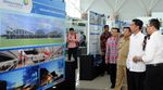 Jokowi Tinjau Pasar dan Bagikan Buku di Pontianak