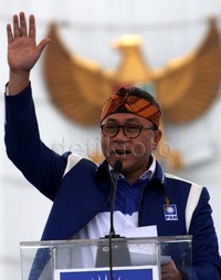 Dalam pidatonya Ketua Umum PAN Zulkifli Hasan menyindir kegaduhan di pemerintah belakangan ini. Yang paling hangat adalah manuver Menko Kemaritiman Rizal Ramli yang seolah 'melawan' Wapres Jusuf Kalla. Pool/Lamhot Aritonang/detikFoto.