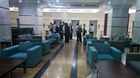 Puluhan sofa sudah disiapkan di lobi hotel. Begitu juga tempat untuk menerima kedatangan 5.399 jamaah yang akan menginap di hotel ini.