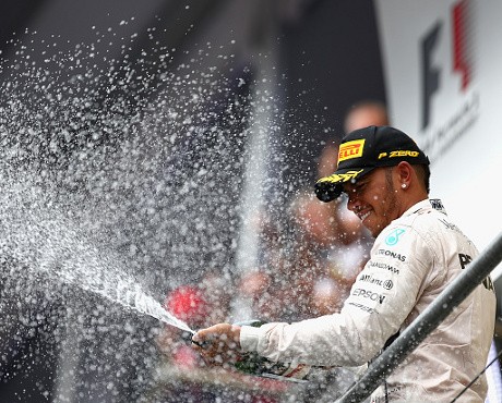 Kemenangan Nyaman yang Bikin Hamilton Sangat Gembira