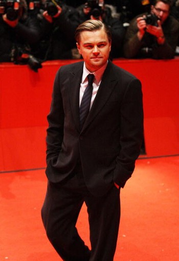 Leonardo DiCaprio bekerja sama dengan Carlos Slim yang merupakan seorang miliuner asal Meksiko dan pengusaha pembuat aplikasi berbagi foto/video bernama Mobli. Selain berinvestasi, DiCaprio juga bertindak sebagai penasihat, dan mengurus bagian marketing dan branding. (istimewa/detikcom/gettyimages)