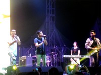 Lagu daur ulang milik Fathur & Nadila bertajuk 'Kulakukan Semua Untukmu' buat sejumlah penonton terhanyut nostalgia.