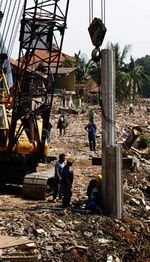 Tiang Pancang Turap Mulai Dipasang di Kampung Pulo