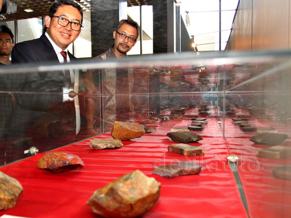 Pameran Batu Jasper di DPR