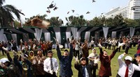 Pelepasan penerima program beasiswa 5.000 doktor kemenag ini ditandai dengan pelepasan burung merpati.