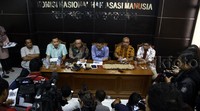 Jumpa pers diadakan dalam rangka merespon peristiwa bentrok yang terjadi saat penggusuran di Kampung Pulo, pada Kamis (20/8) lalu.