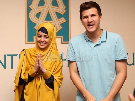 Mantan Mertua Kaget dengan Masalah Risty Tagor dan Stuart