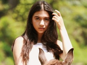 Rajin Gym Hingga Diet Ketat, Perut Cassandra Lee Hampir Six Pack