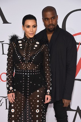 Hamil, Kim Kardashian Tak Kurangi Aktivitas Ranjang dengan Kanye West