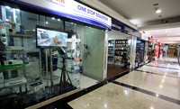 Sejumlah toko elektronik sepi pembeli.