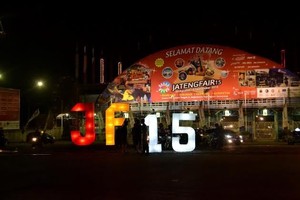Kerennya TNI & Cantiknya Lampion di Jateng Fair 2015