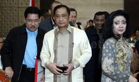 Ada 3 strategi penangkalan, penindakan, penguatan kelembagaan. Konsolidasi internal, tentunya keputusan 5 komisioner, kami taat asaz, duduk sama rendah berdiri sama tinggi, ujar Hendardji.