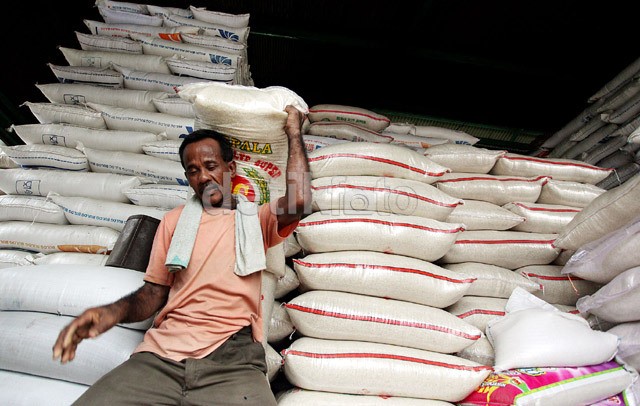 Ada Kemarau Panjang, Mentan Amran Jamin Stok Beras Aman