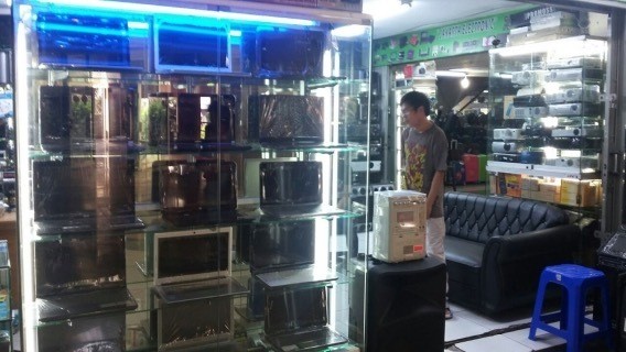 Curhatan Pedagang: Pak Jokowi Tolong Dolarnya Diturunkan