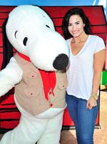 Happy Birthday! Demi Lovato Rayakan Ultah Bareng Snoopy