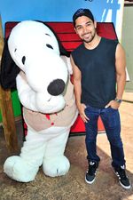 Happy Birthday! Demi Lovato Rayakan Ultah Bareng Snoopy