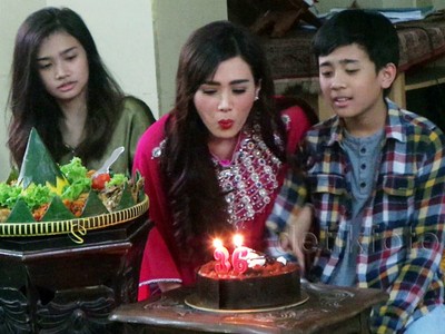 Mulan Jameela Rayakan Ultah ke-36 di Pesantren