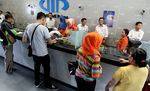 Rupiah Anjlok, Warga Ramai-ramai Jual Dolar