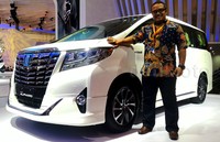 TAM menghadirkan Toyota New Alphard 2.5 G Hybrid 4X4 untuk memenuhi keinginan pelanggan yang mencintai kendaraan ramah lingkungan.