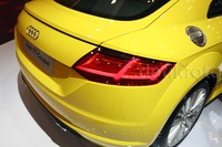 Salah satu yang menjadi highlight pada Audi TT adalah Audi virtual cockpit yaitu sebuah alat klaster digital.