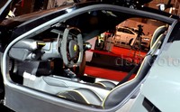 Supercar La Ferrari ini dibuat dengan jumlah yang sangat terbatas di dunia, pihak ferrari hanya memproduksi sejumlah 499 unit saja, dan langsung terjual pada penjaulan perdananya. Hal ini membuat mobil pabrikan italia ini menjadi sangat istimewa. Aris Ginanjar/detikOto.