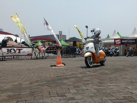 Sensasi Skuter Peugeot Django