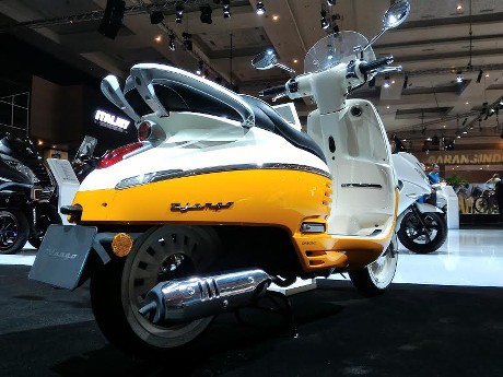 Sensasi Skuter Peugeot Django