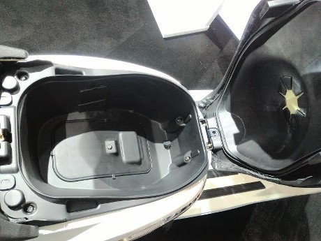 Sensasi Skuter Peugeot Django