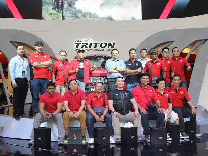 Komunitas Pajero Sambangi GIIAS 2015