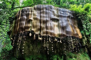 Kisah Gua Kutukan di Inggris yang Bisa Ubah Benda Jadi Batu