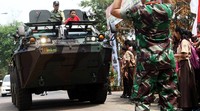 Berbagai peralatan perang TNI AD dipamerkan di Kampus UI.