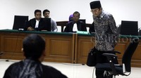 Kenyataannya, kegiatan sosialisasi tidak dilaksanakan alias fiktif. Penyimpangan dilakukan dengan mencari perusahaan pinjaman guna dijadikan rekanan yang seolah-olah melaksanakan kegiatan.