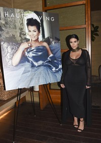 Hingga saat ini, Kim tercatat memiliki 44,1 juta follower. Bintang reality show itu menang tipis dari Beyonce. Vivien Killilea/Getty Images/detikFoto.