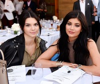 Kendall terlihat jauh lebih natural ketimbang Kylie. Vivien Killilea/Getty Images/detikFoto.