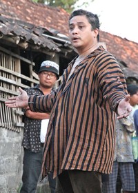 Aktor senior Dede Yusuf juga ikut meramaikan film. (Dok Starvision Plus Pictures)