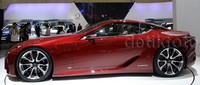 Penampilan LF-LC di GIIAS 2015 ini sekaligus ingin menegaskan keinginan memperlihatkan teknologi puncak dari sebuah kendaraan mewah yang diungkapkan melalui L-Finesse Desain, yang merupakan arah desain masa depan Lexus dengan tetap menekankan pada fokus berkendara.