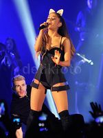 Bang Bang! Aksi Lincah, Centil dan Energik Ariana Grande di Jakarta
