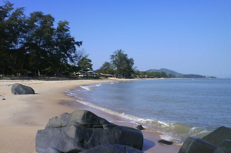 Jejeran Pantai Keren Di Kalimantan Barat