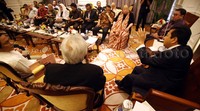 Merespons Paguyuban Punakawan, Ketua DPR Setya Novanto mengatakan pihaknya akan menerima dan memperhatikan masukan dari Emil Salim dan Romo Benny.