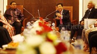 Ketua DPR Setya Novanto, Wakil Ketua DPR Fadli Zon, dan Wakil Ketua DPR Agus Hermanto menerima sejumlah tokoh dan budayawan yang tergabung dalam Paguyuban Punakawan di Gedung DPR.