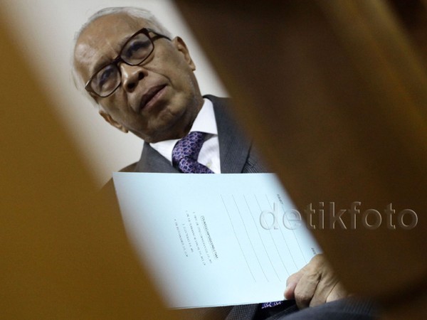 Hakim Tunda Sidang Dakwaan OC Kaligis