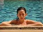 Marshanda Seksi di Kolam Renang, si Cantik Naomi Lee Asyik Berenang